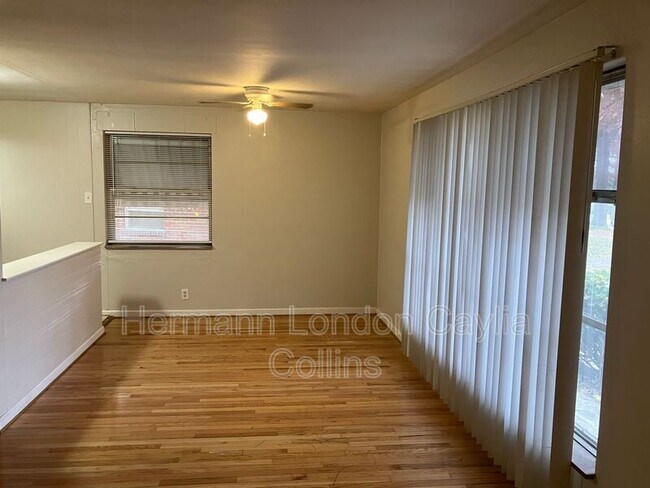 Foto del edificio - 7826 Birchmont Dr