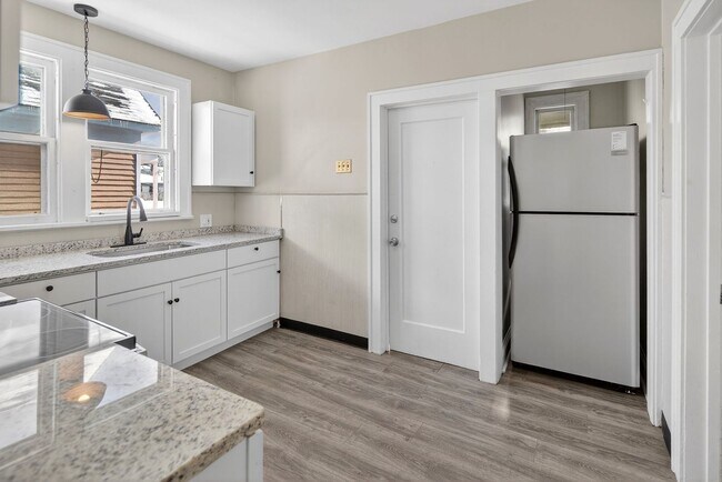 Foto del edificio - 93 Homestead Ave