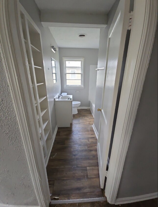 Foto principal - 2150 N Kitley Ave