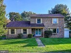 Foto principal - 1209 W Lake Ave