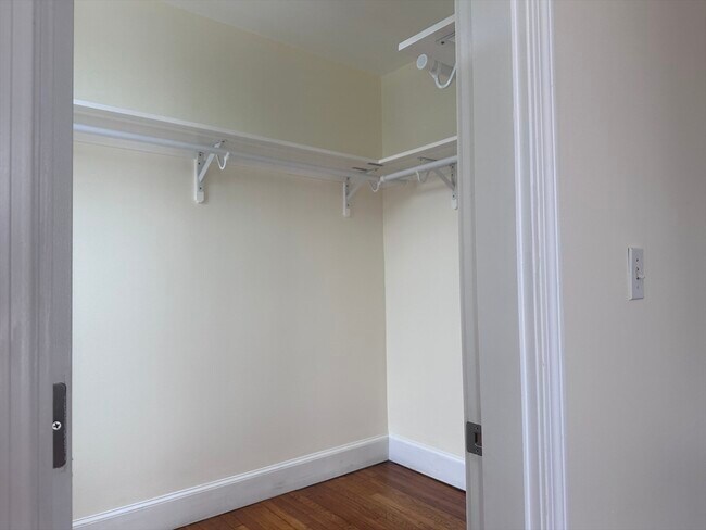 Building Photo - 92 White St