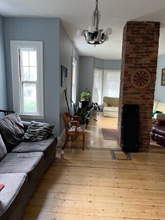 Building Photo - 42 Putnam Ave