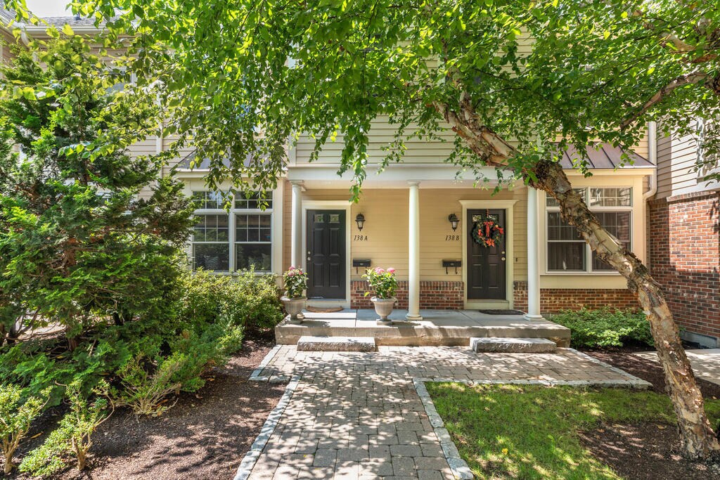 Primary Photo - 138 Bigelow St
