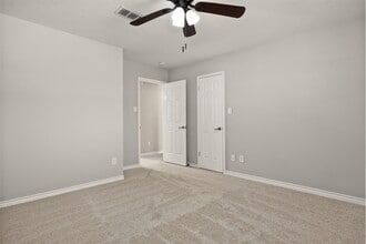 Building Photo - 602 Oak Briar Dr