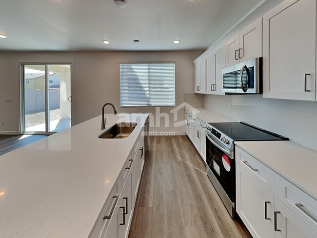 Building Photo - 9737 W Luxton Ln