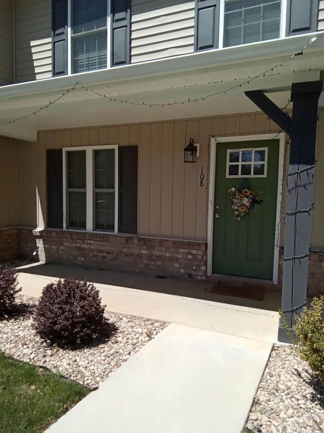 Foto del edificio - 3BR, 3BA TH is Tavern Grove