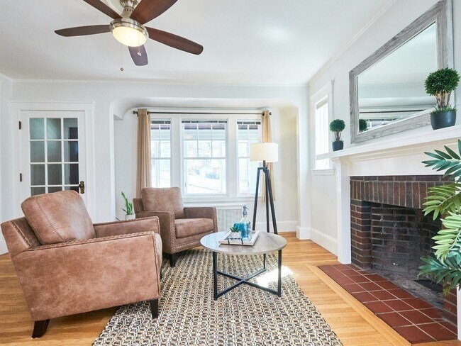 Building Photo - 263 Wachusett St
