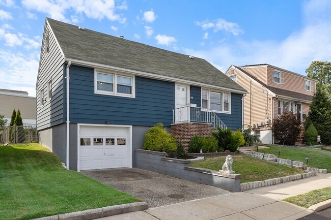 Building Photo - 47 Blondel Dr