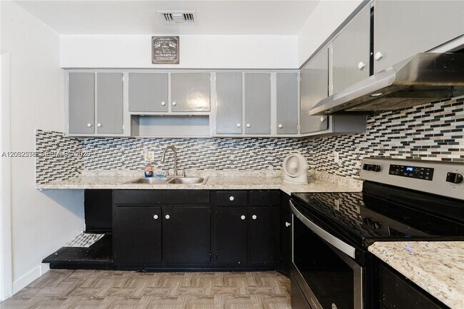 Foto del edificio - 5737 Grant St