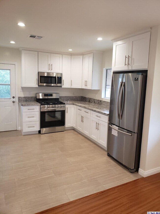 2515 Foothill Blvd, La Crescenta, CA 91214 Apartment for Rent in La