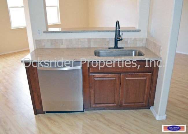 Building Photo - 7100 Tree Line Ave NW