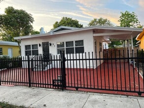 Building Photo - 45 NE 50th St