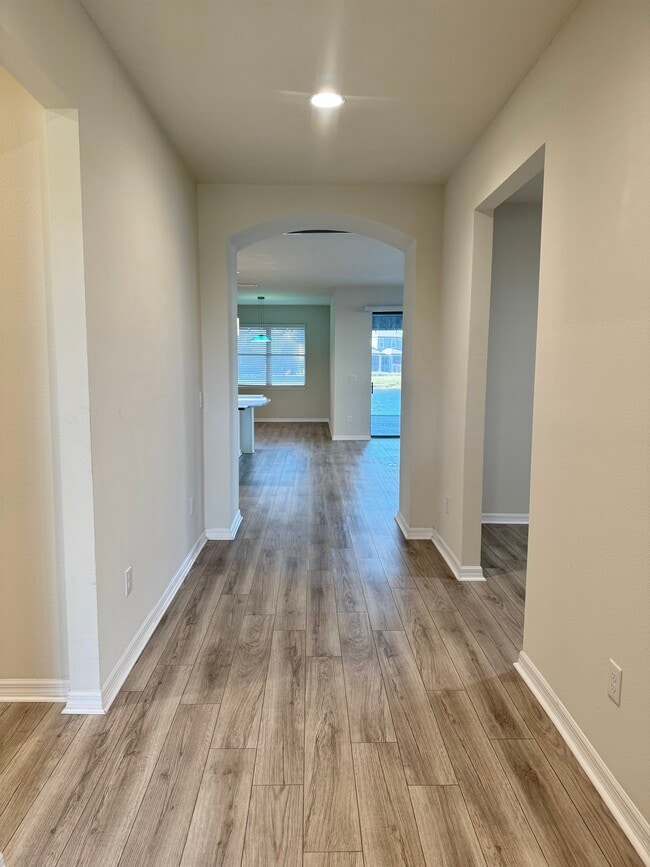 Building Photo - 5110 Levana St