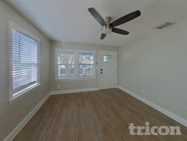 Foto del edificio - 2462 6th Ave N