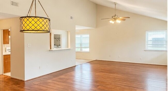 Building Photo - 15343 Mondrian Dr
