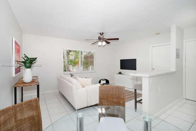 Building Photo - 6310 SW 79th St