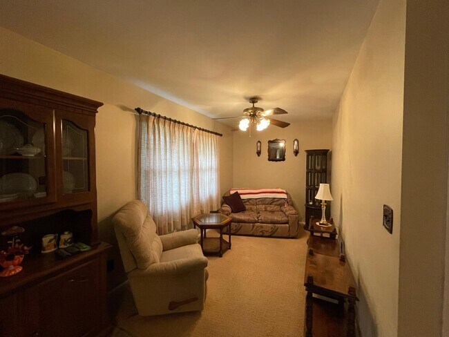 Foto del edificio - 909 Dogwood Dr