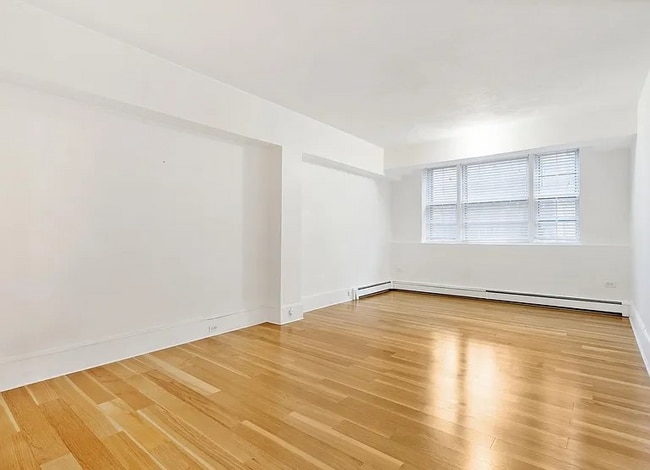 Building Photo - 50 Follen St