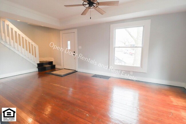 Building Photo - $200 off first months rent! 3 bedroom home...