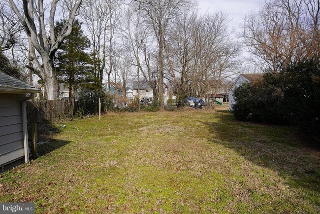 Building Photo - 305 E Pine St