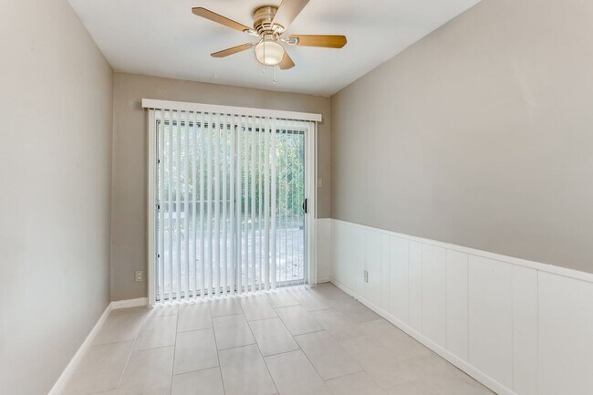Building Photo - (**APP PENDING 06/13/23)  3 Bedroom / 1 Ba...