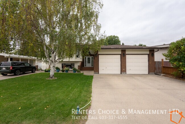 Building Photo - 3 bedroom Main Floor With Attached Garage, Utilities Included