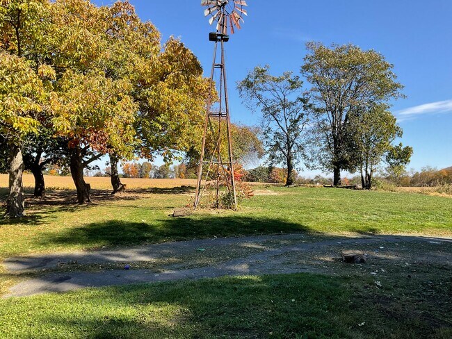 Foto del edificio - 109 High Mountain Road, Shippensburg, PA 1...