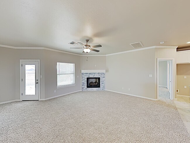 Building Photo - A Very Nice 4 Bedroom 2 Bath Home with 3 C...