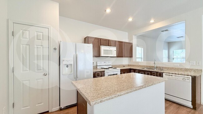 Building Photo - 21182 E Stonecrest Dr