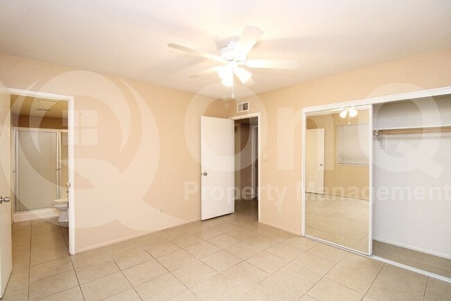 Building Photo - 1721 W Wagoner Rd