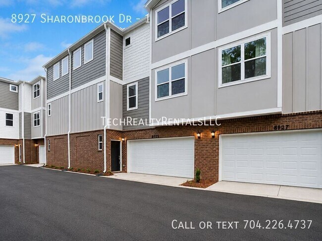 Foto del edificio - 8927 Sharonbrook Dr