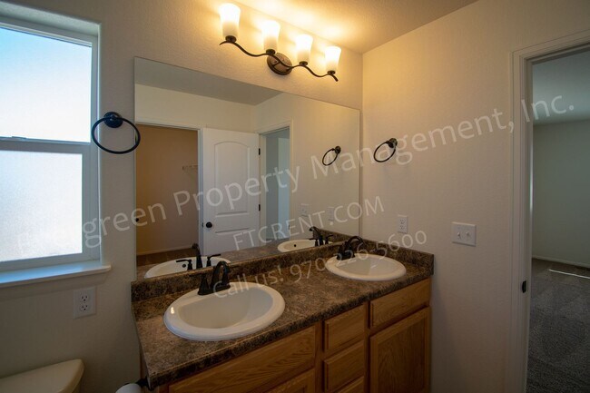 Foto del edificio - 6432 San Isabel Ave