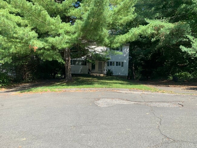 Building Photo - 64 Knollwood Dr