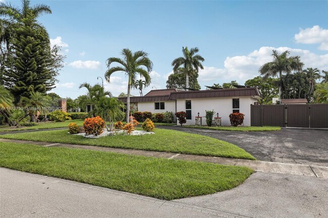 Building Photo - 20 W Tropical Way