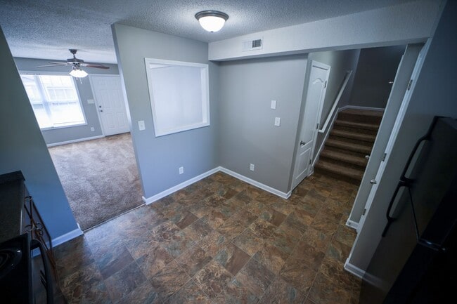 Building Photo - 100 Sango Place Villas Dr