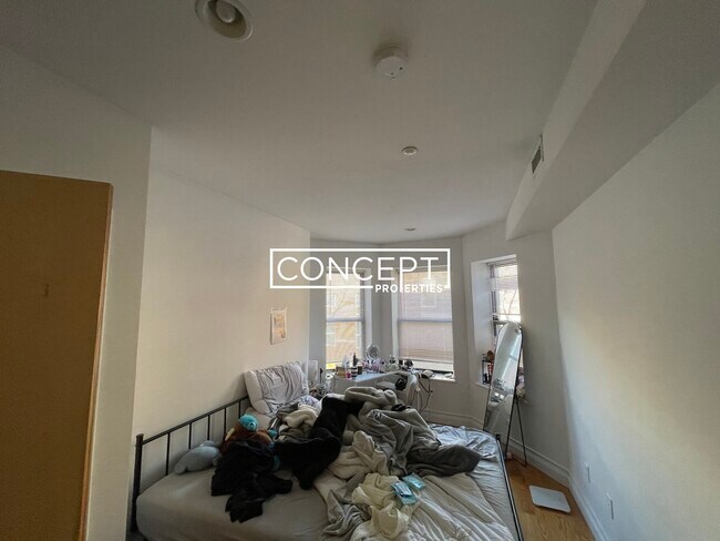 Foto del edificio - 64 Louis Prang St