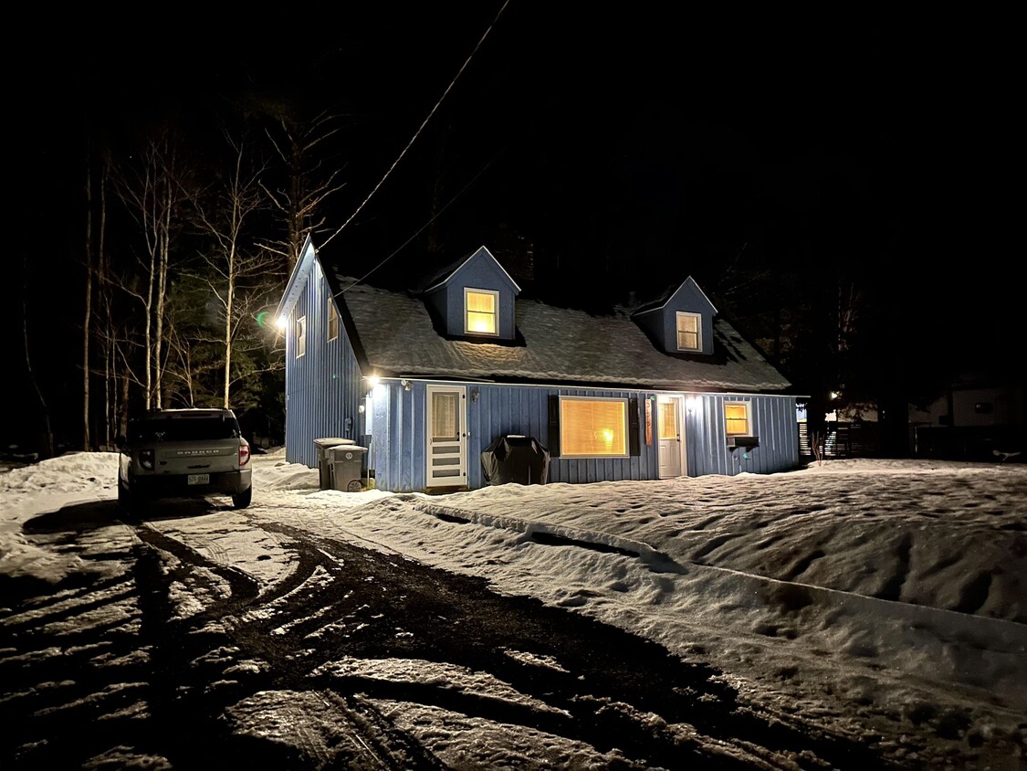 Foto principal - 355 New Hampton Rd