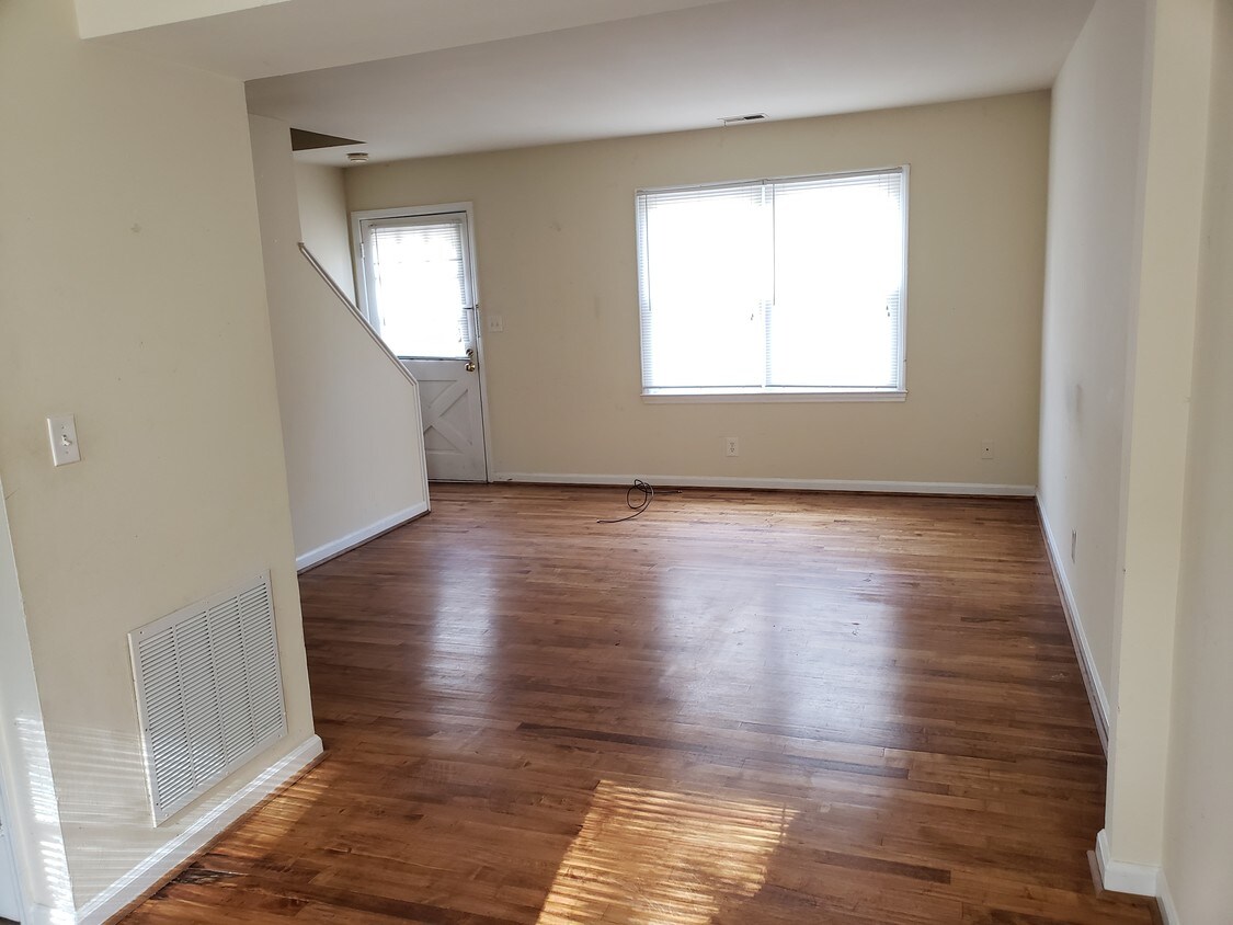 Great Room, from back door - 312 Newton St