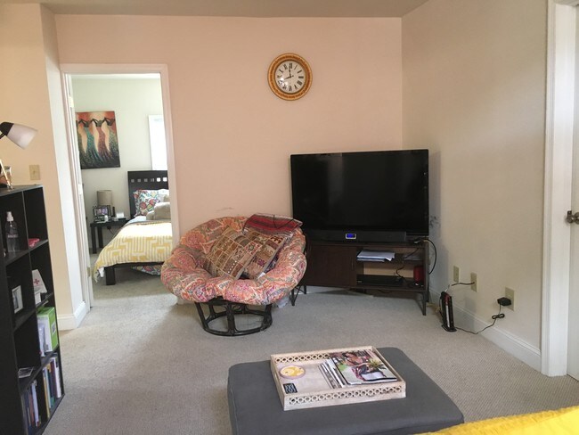 Sala de estar - 1210 Delafield Pl NW