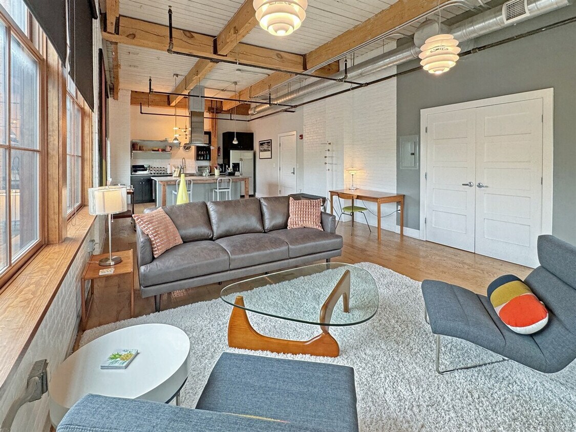 Foto principal - 270 S Goodman St