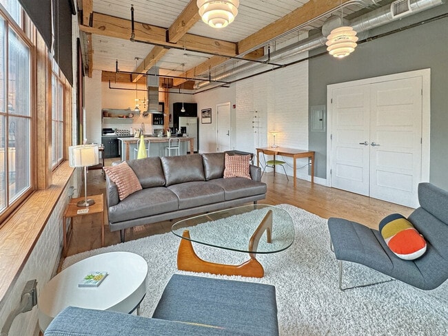 Building Photo - 110 Harvard St