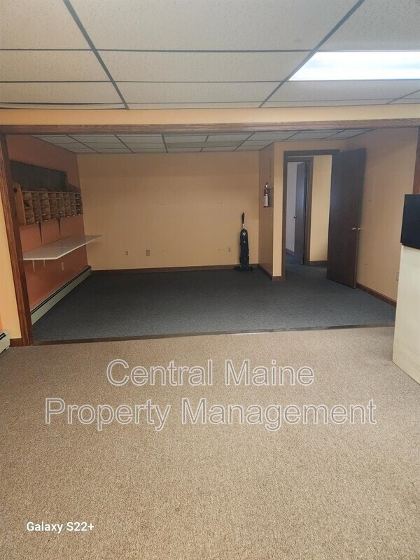 Building Photo - 571 Sabattus St