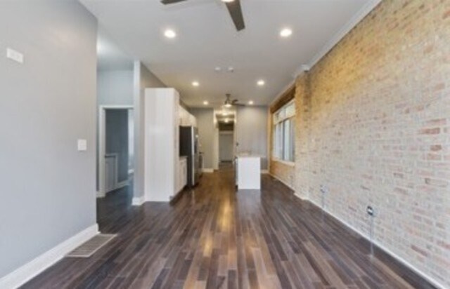 Building Photo - 7036 S Rhodes Ave