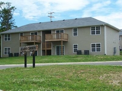 Primary Photo - Building 7