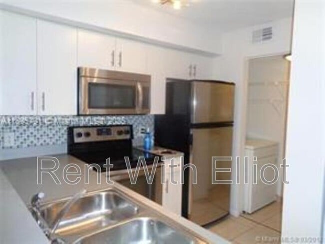 Photo - 650 S Park Rd Apartment