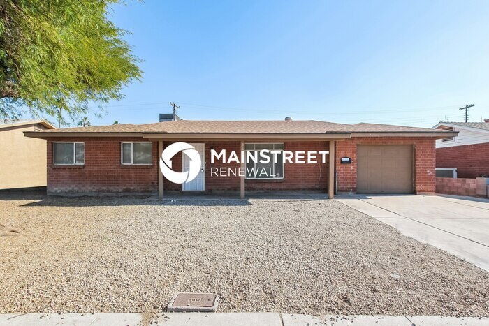 Foto principal - 4 Bedroom Pet-Friendly Home in Phoenix, AZ...