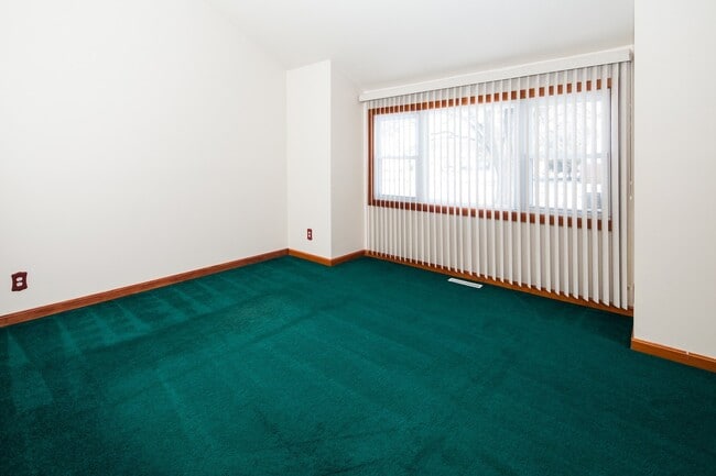 Building Photo - Todd Estates Home near UofD - COMING SOON