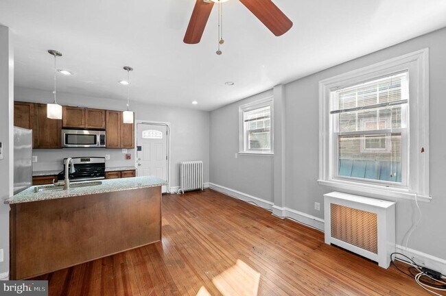 Foto del edificio - 838 W Lancaster Ave