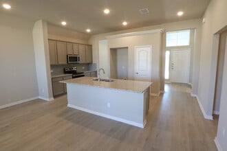 Ellis Place at Park Meadows - 10