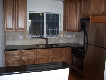 Foto del edificio - 611 N Sweetzer Ave